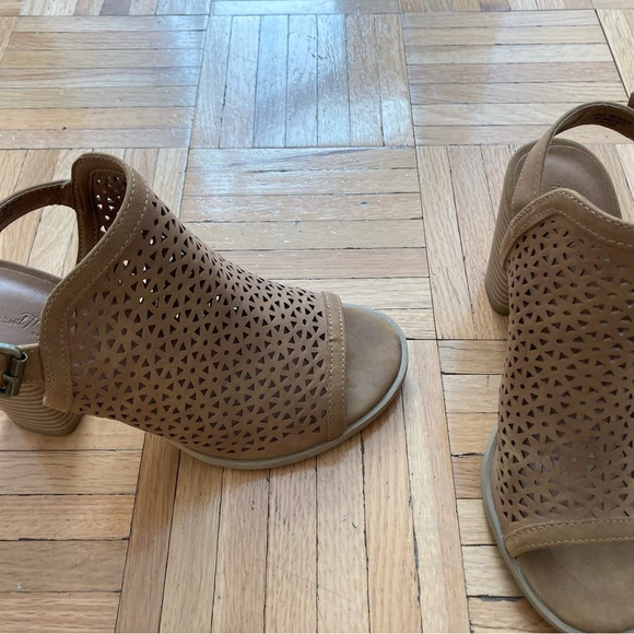 Cutest Spring Booties - Picture 2 of 4